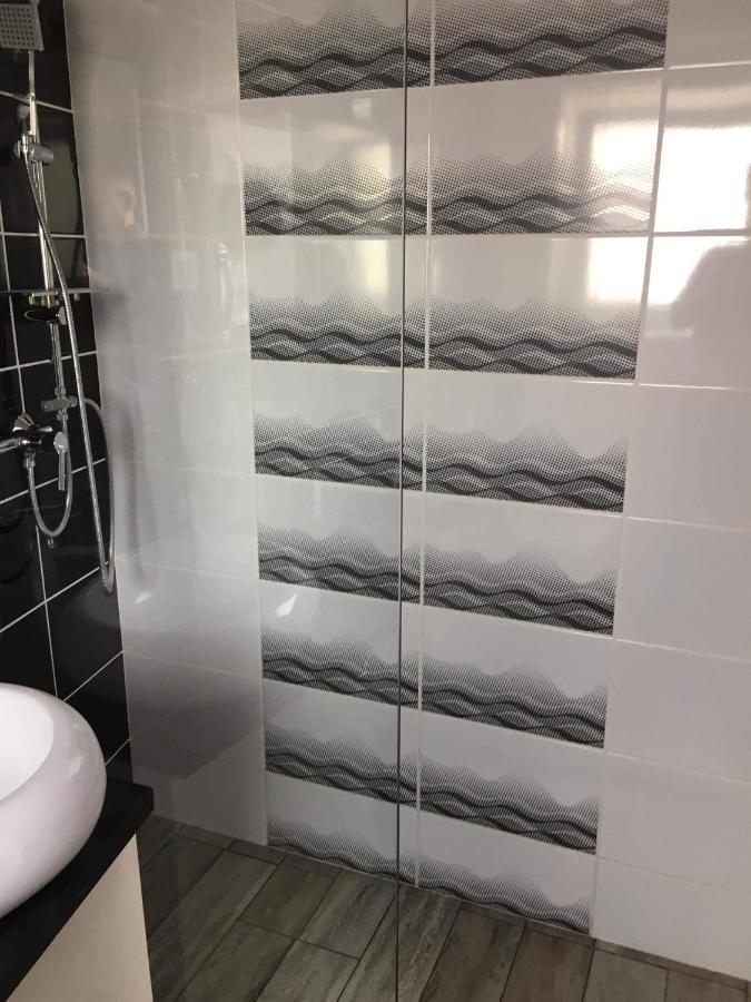 Cuki Apartmanok Dombóvár Exterior foto